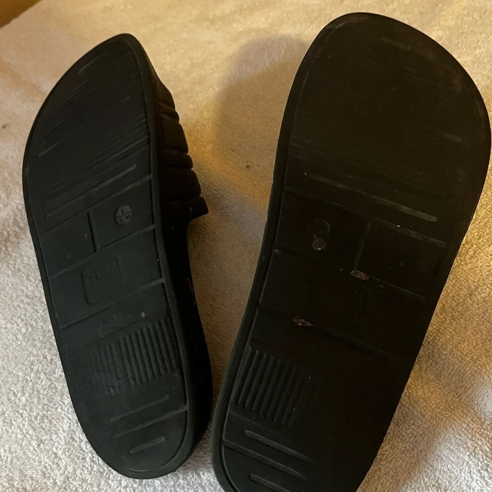 Men’s Imperfection Sandals Sz Large (9-10)